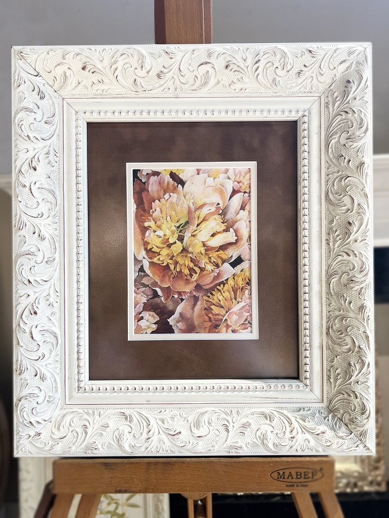 Wooden frame with velvet passepartout „Peonies”